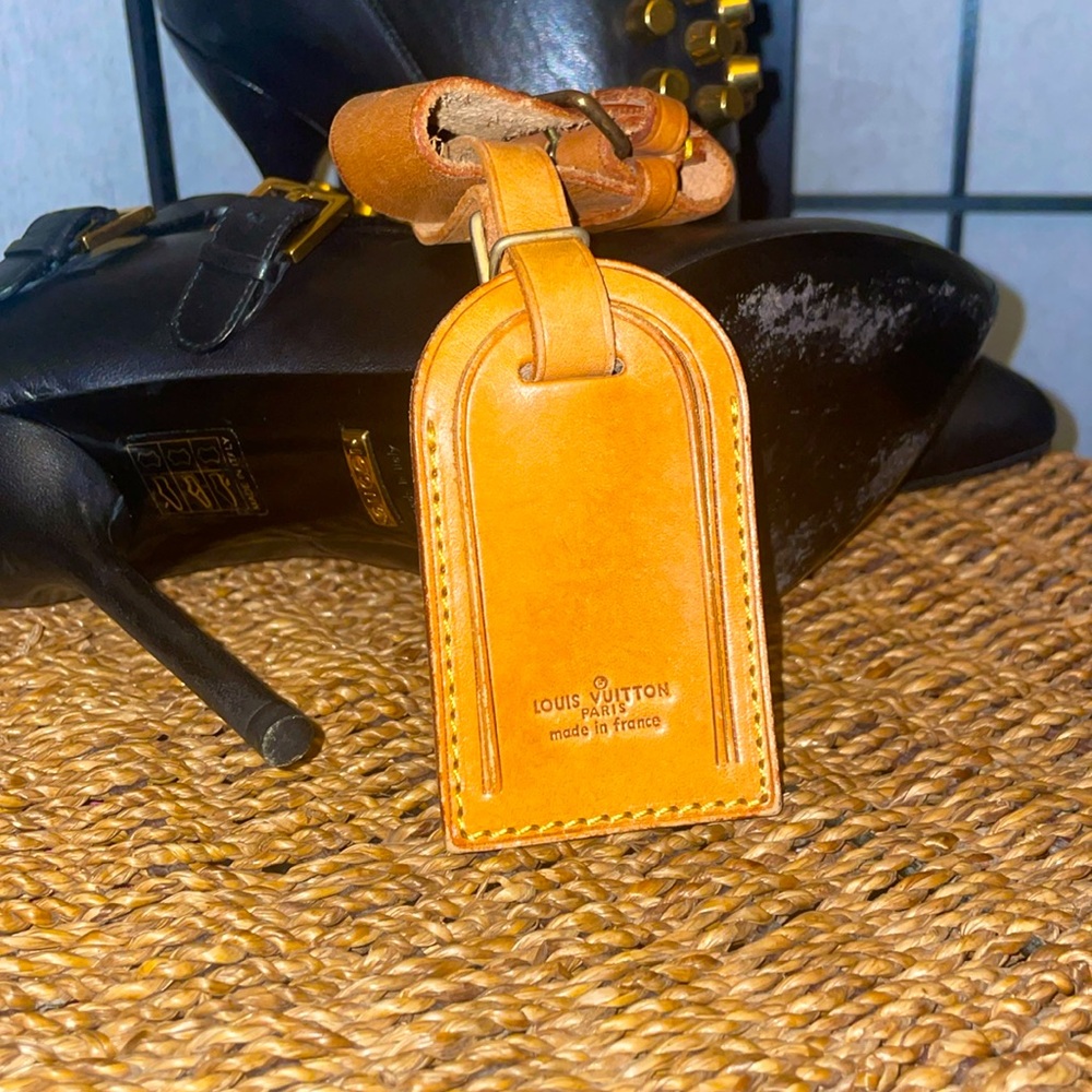 Louis Vuitton Vachetta Luggage Tag & Poignet Set Made in France, Authentic EUC